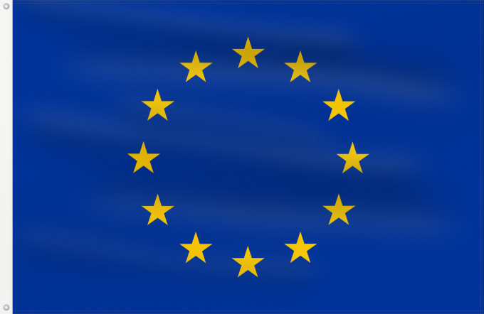 Flag, with two metal eyelets and reinforced hoist: Europe Europe is the flag and emblem of the European Union EU and Council of Europe CoE Européen est le symbole non seulement de l’Union européenne La Unión Europea consta de doce estrellas amarillas sobre fondo azul Die Europaflagge besteht aus einem