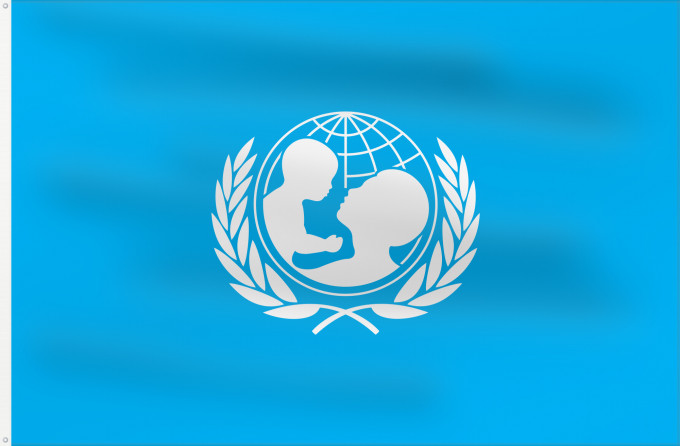 Flag, with two metal eyelets and reinforced hoist: UNICEF