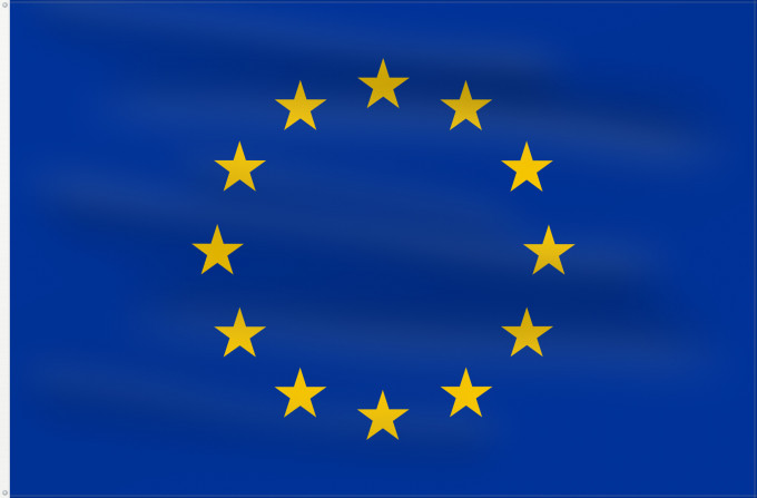 Flag, with two metal eyelets and reinforced hoist: Europe Europe is the flag and emblem of the European Union EU and Council of Europe CoE Européen est le symbole non seulement de l’Union européenne La Unión Europea consta de doce estrellas amarillas sobre fondo azul Die Europaflagge besteht aus einem