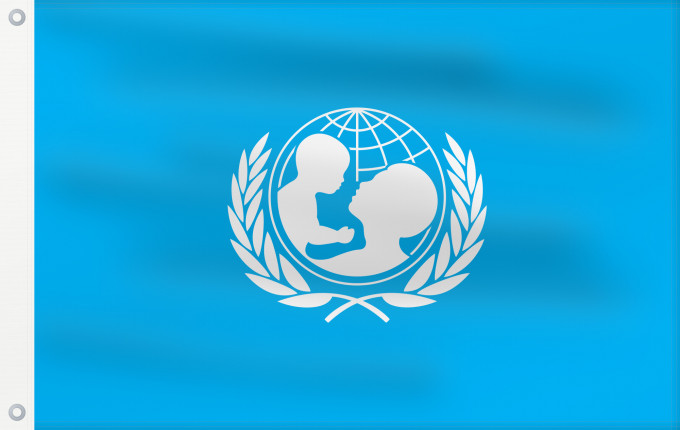 Flag, with two metal eyelets and reinforced hoist: UNICEF
