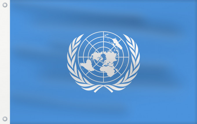 Flag, with two metal eyelets and reinforced hoist: United Nations	United Nations, UN	Nations unies	Naciones Unidas	Vereinten Nationen	Nazioni Unite, ONU	Verenigde Naties	Das nações unidas	Organizacji Narodów Zjednoczonych  ONZ	علم الأمم المتحدة	Сцяг Арганізацыі Аб яднаных Нацый	Сьцяг Арганізацыі Аб яднаны