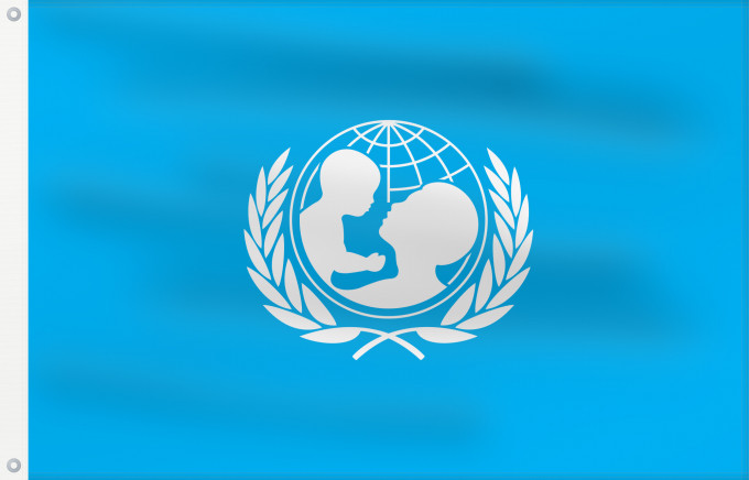 Flag, with two metal eyelets and reinforced hoist: UNICEF