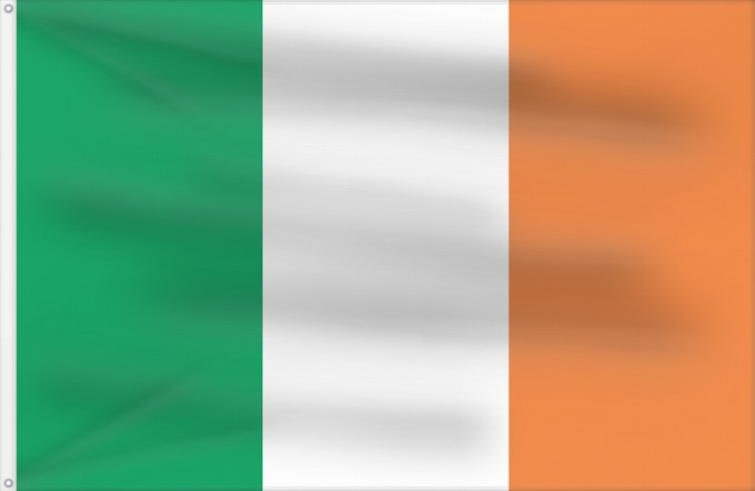 Bandera, con dos ojales metálicos y lado del asta reforzado: Ireland	Note that the green portion of the flag was designed to represent the majority Catholic residents of the island	La partie verte du drapeau représente la majorité catholique de l île	Es notable el hecho que la parte verde de la bandera representa l