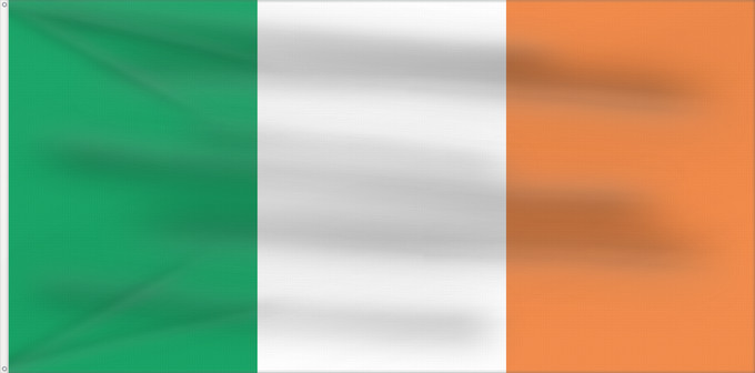 Bandera, con dos ojales metálicos y lado del asta reforzado: Ireland	Note that the green portion of the flag was designed to represent the majority Catholic residents of the island	La partie verte du drapeau représente la majorité catholique de l île	Es notable el hecho que la parte verde de la bandera representa l
