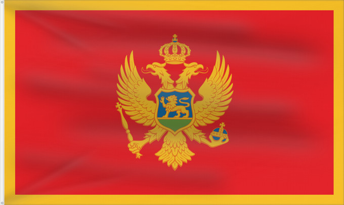 Bandiera, con due occhielli metallici e lato dell'asta rinforzato: Montenegro	Montenegro  adopted on 13 July 2004	Monténégro	Czarnogóry	Сцяг Чарнагорыі	Национално знаме на Черна гора	Crne Gore	Чрьна́ Гора́ - Ꙁнамѧ	Montenegros flag  i brug den 13. juli 2004	דגל מונטנגרו	Montenegró	モンテネグロの国旗	Знаме на Црна Гора	Muntenegrulu
