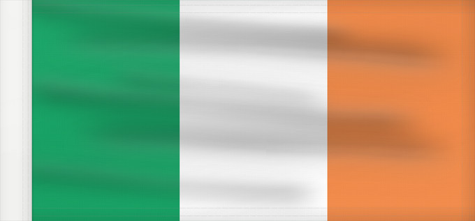 Bandera, con lado del asta reforzado: Ireland	Note that the green portion of the flag was designed to represent the majority Catholic residents of the island	La partie verte du drapeau représente la majorité catholique de l île	Es notable el hecho que la parte verde de la bandera representa l