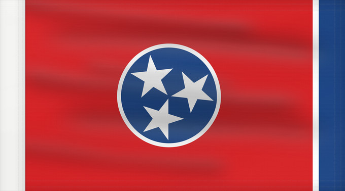 Bandera, con lado del asta reforzado: Tennessee Tennessees fana ᏔᎾᏏ ᎦᏓᏘ Státu Tennessee Tennessees Tennesseen osavaltion Ka hae Kenekī Tennesiae Ténésii Hahoodzo bidah naatʼaʼí Флаг Теннесси Američke savzene države Tennessee