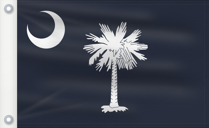 Bandera, con dos ojales metálicos y lado del asta reforzado: South Carolina Caroline du Sud Carolina del Sur Carolina del Sud علم كارولاينا الجنوبية ᏐᎦᎴᏂ ᎦᏓᏘ Ka hae Kalolaina Hema Carolinae Meridionalis Shádiʼááhjí Kééláanah Hahoodzo bidah naatʼaʼí Флаг Южной Каролины Američke savezne države Južne Karoline
