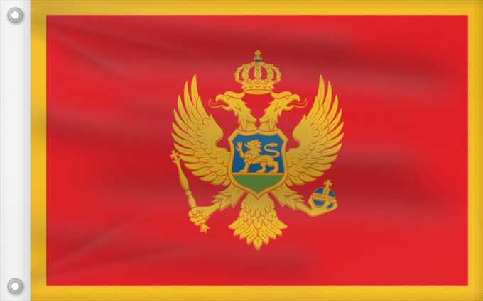 Bandera, con dos ojales metálicos y lado del asta reforzado: Montenegro Montenegro adopted on 13 July 2004 Monténégro Czarnogóry Сцяг Чарнагорыі Национално знаме на Черна гора Crne Gore Чрьна́ Гора́ - Ꙁнамѧ Montenegros flag i brug den 13. juli 2004 דגל מונטנגרו Montenegró モンテネグロの国旗 Знаме на Црна Гора Muntenegrulu