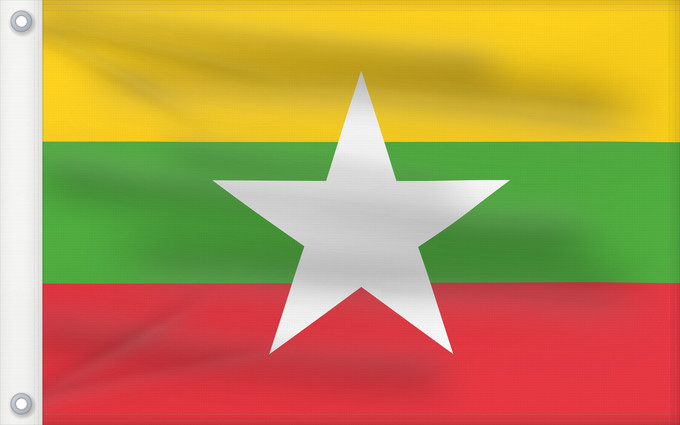 Bandera, con dos ojales metálicos y lado del asta reforzado: Myanmar Myanmar (Burma) Birmanie Es Birmania Birmania Myanmar Birma Mianmar علم ماينمار মায়ানমারের জাতীয় পতাকা মায়ানমারর ফিরালহান Myanmars flag Tidligere Burma Mjanmao म्यान्मार का ध्वज 미얀마의 국기 Mianmaro မြန်မာနိုင်ငံ အလံတော် Флаг Мьянмы Mjanmarska Mj