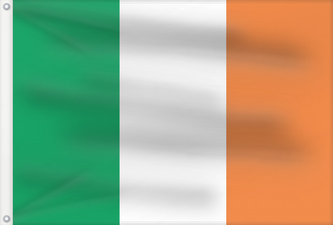 Bandera, con dos ojales metálicos y lado del asta reforzado: Ireland Note that the green portion of the flag was designed to represent the majority Catholic residents of the island La partie verte du drapeau représente la majorité catholique de l île Es notable el hecho que la parte verde de la bandera representa l