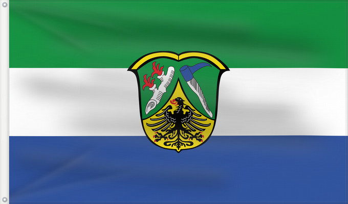 Bandera, con dos ojales metálicos y lado del asta reforzado: Reit im Winkl (Chiemgau)
