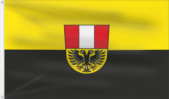 Bandera, con dos ojales metálicos y lado del asta reforzado: Altfraunhofen (Bayerisches Golf- und Thermenland)
