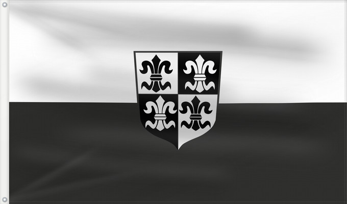 Bandera, con dos ojales metálicos y lado del asta reforzado: Plößberg, M (Oberpfälzer Wald)