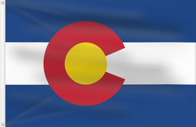 Bandera, con dos ojales metálicos y lado del asta reforzado: Colorado	Colorado designed by Andrew Carlisle Carson	ᎧᎶᏩᏓ ᎦᏓᏘ	Ka hae Kololako	Colorati	Dibé nitsa hahoodzo bidah naatʼaʼí	Флаг Колорадо	Američke savezne države Kolorado