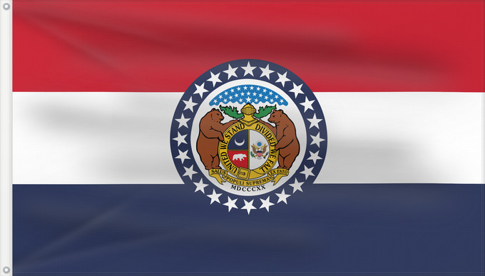 Bandera, con dos ojales metálicos y lado del asta reforzado: Missouri Missouri, adopted in 1913 Misuri ᏨᎫᎵ ᎦᏓᏘ Ka hae Mikouli Missuriae Mizoowii Hahoodzo bidah naatʼaʼí Флаг Миссури Američke savezne države Missouri