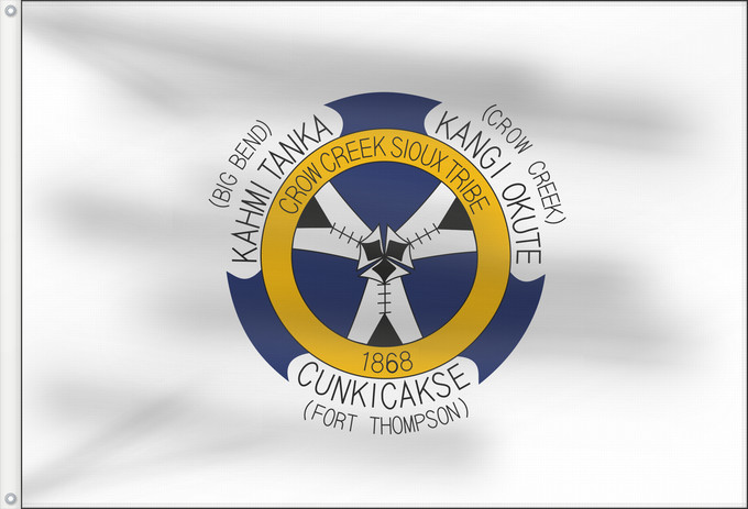 Drapeau, avec deux œillets métalliques et guindant renforcé : Crow Creek	Crow Creek Sioux Tribe, South Dakota, USA	Tribu Sioux Crow Creek, Dakota del Sur, EUA