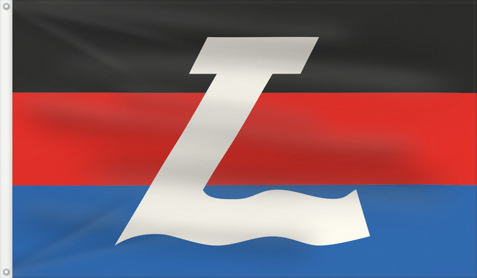Drapeau, avec deux œillets métalliques et guindant renforcé : Langeoog	Langeoog flag of the municipalty	Municipalté de Langeoog	Bandera municipal de Langeoog	Gemeinde Langeoog Beschreibung des Wappens  Auf blauem Schild zwei venezianisch rote Segel auf sich überschlagenden weißen Wogen und drei schwebende silberne  