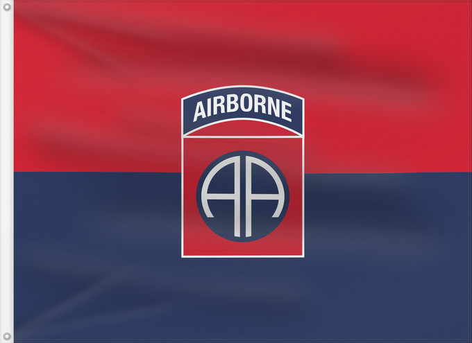 Drapeau, avec deux œillets métalliques et guindant renforcé : U.S. Army 82nd Airborne Division	United States Army 82nd Airborne Division	82e division aéroportée	82.ª División Aerotransportada	82. Luftlandedivision	82ª Divisione Aviotrasportata